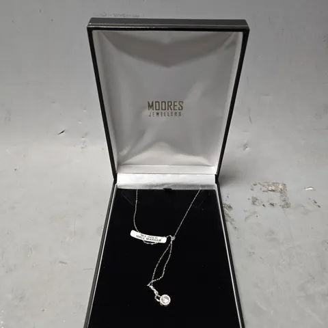 BOXED MOORES JEWELLERS CIRCLE PENDANT NECKLACE 