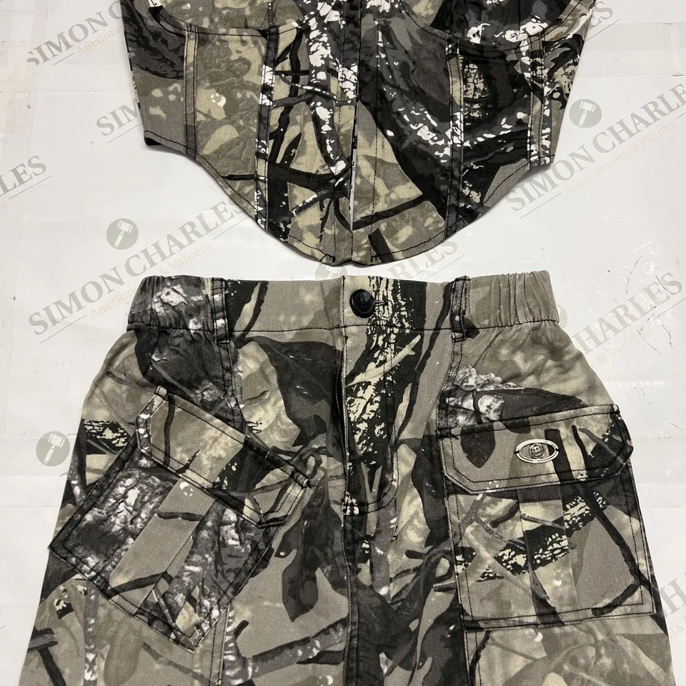LUXE TO KILL WILDLIFE CAMO MINI SKIRT IN BLACK SIZE 8