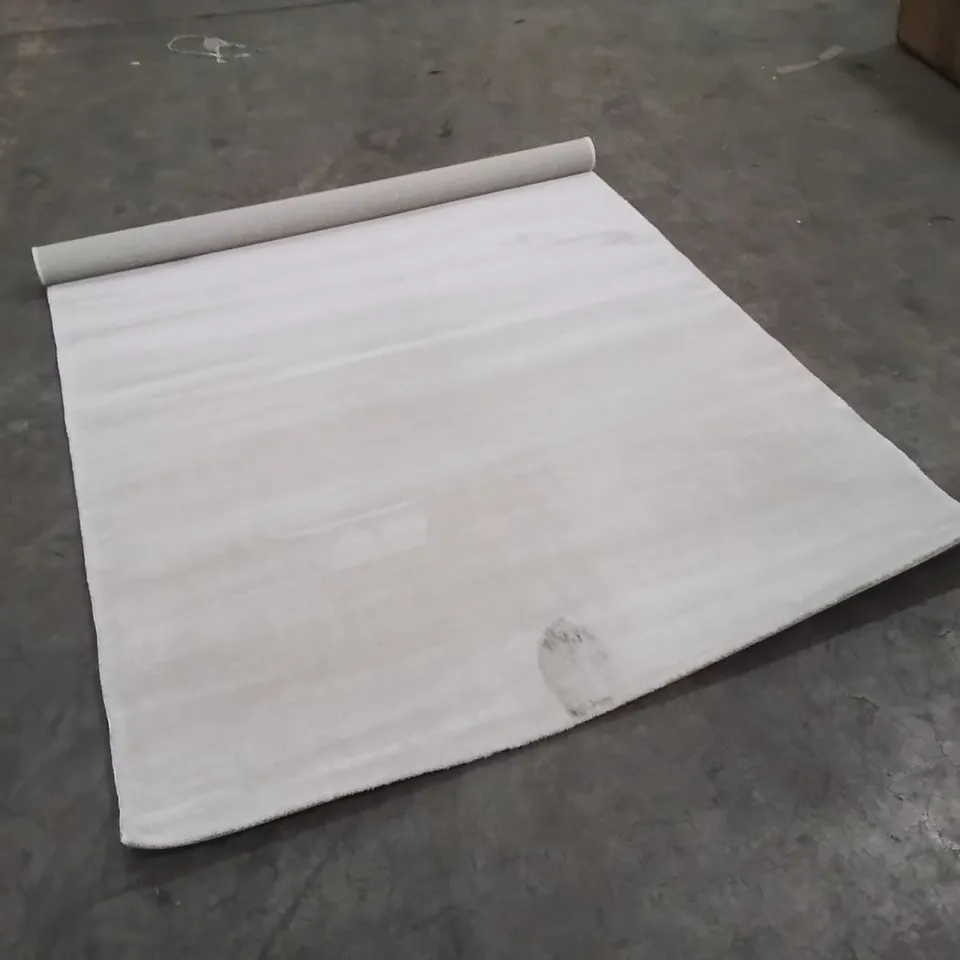 QUALITY DESIGNER AREA RUG - APPROXIMATELY 200X140CM