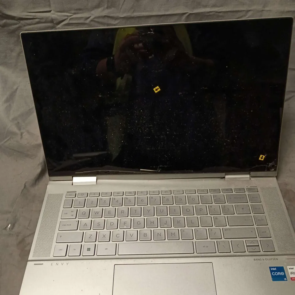 HP ENVY LAPTOP SILVER