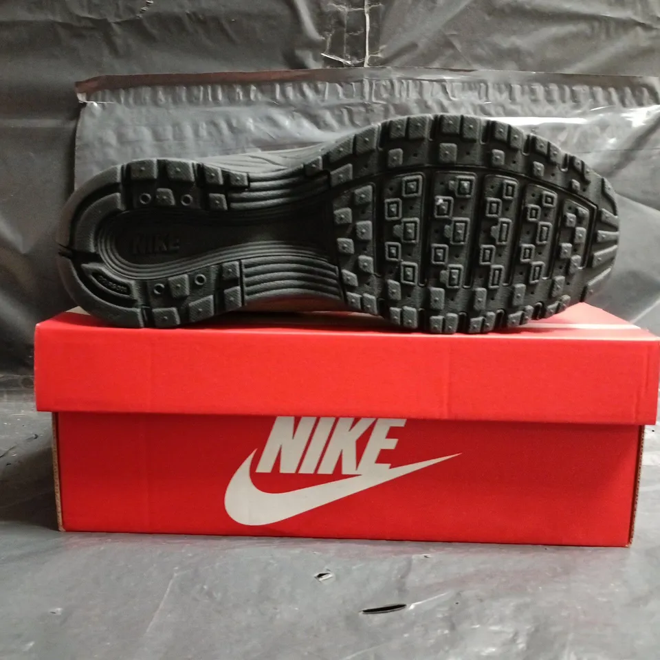 BOXED PAIR OF NIKE P-6000 PRM TRAINERS IN CREAM/BLUE/BLACK SIZE UK 6