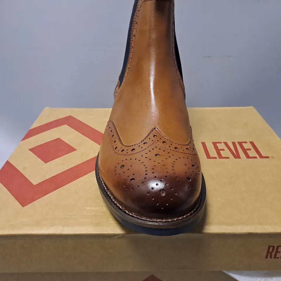 BOXED RED LEVEL BROWN ELASTIC BOOT - SIZE 9