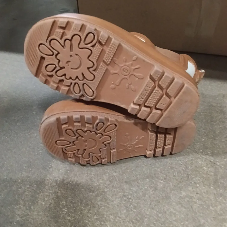 KIDS' BOOTS WITH PUMPKIN PRINT – SIZE 6