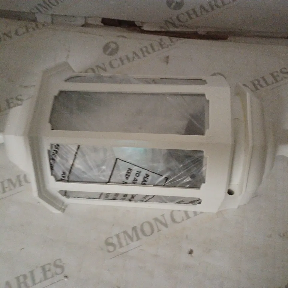 LOT OF 5 ASD LIGHTING HALF LANTERN LIGHT FIXTURES OF ASSORTED MODELS