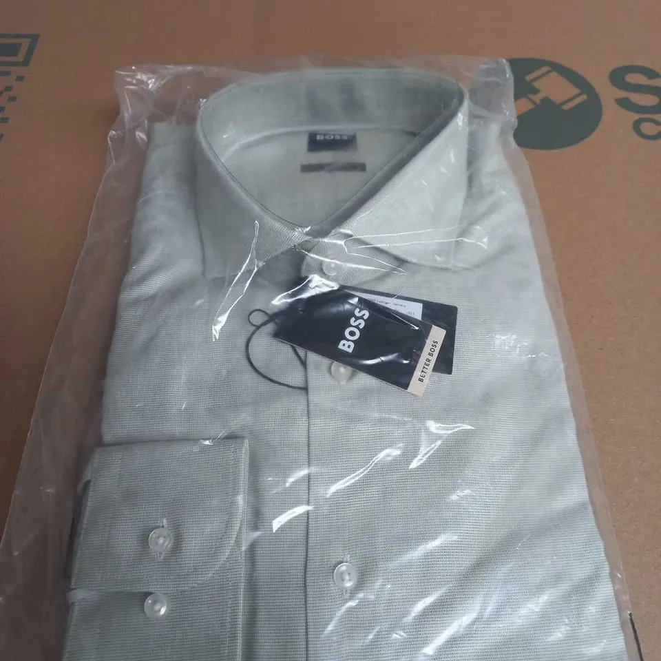 HUGO BOSS MEN'S LIGHT GREY SHIRT – NEW WITH TAGS, NECK 16.5 IN (US 16.5 / BR 42)