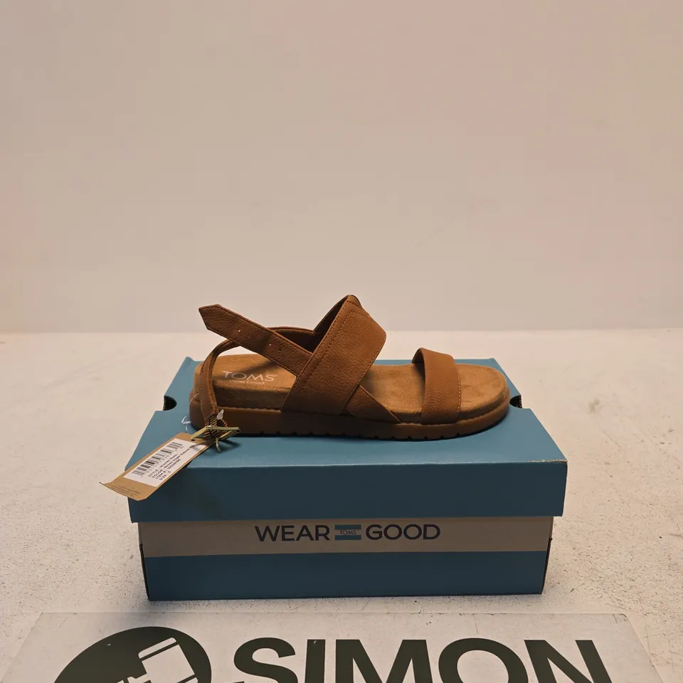 TOMS WOMEN'S SANDALS – TAN LEATHER, UK 5