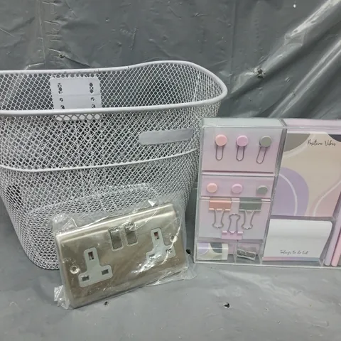 APROXIMATELY 15 ASSORTED HOUSEHOLD ITEMS TO INCLUDE BIKE FRONT STORAGE BASKET, STATIONARY SET, DOUBLE WALL SOCKET, ETC