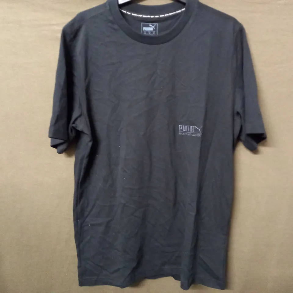 PUMA EMBROIDED HEAVY T-SHIRT IN BLACK - EU MEDIUM
