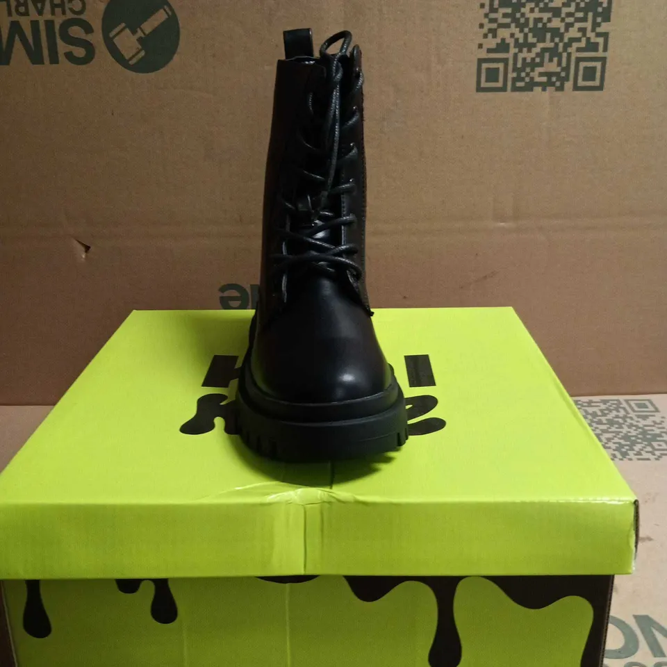 KOI KIDZ MAGIC DREAMERS LACE UP BOOTS BLACK SIZE 12