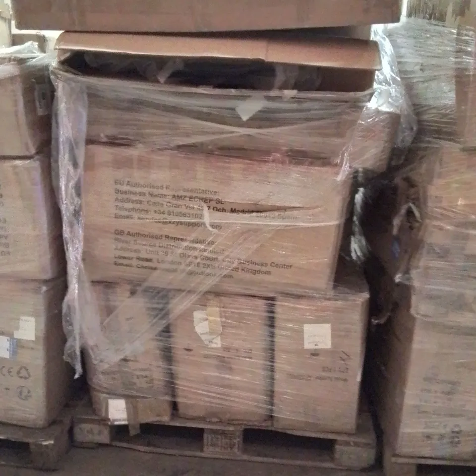 PALLET CONTAINING MULTIPLE GARDEN FURNITURE SETS