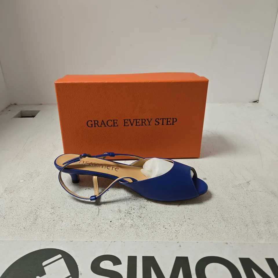 GRACE EVERY STEP BLUE SANDALS, UK 8.5 (EU 41.5)