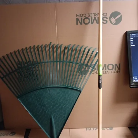 DRAPER EXTRA WIDE LEAF RAKE 