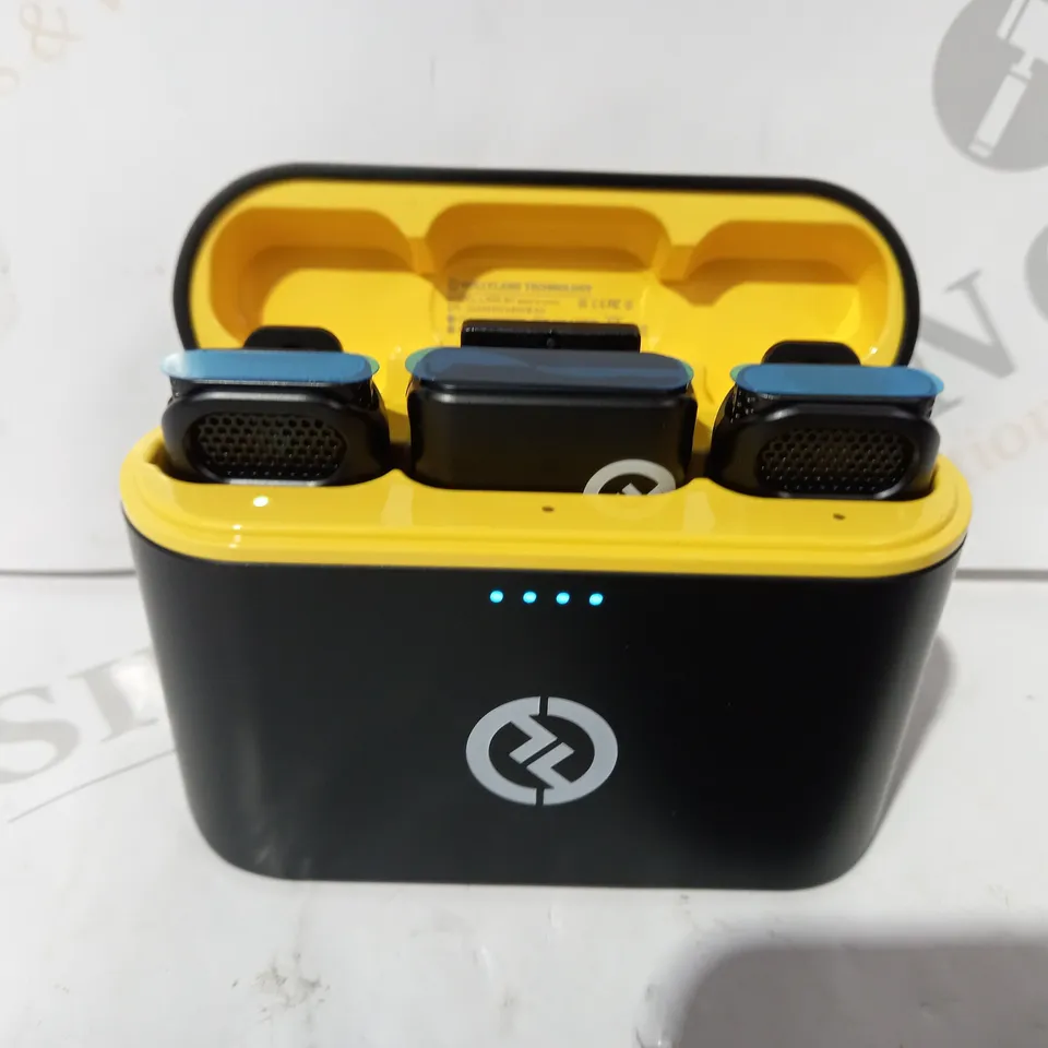 BOXED HOLLYLAND LARK M1 DIGITAL WIRELESS MICROPHONE