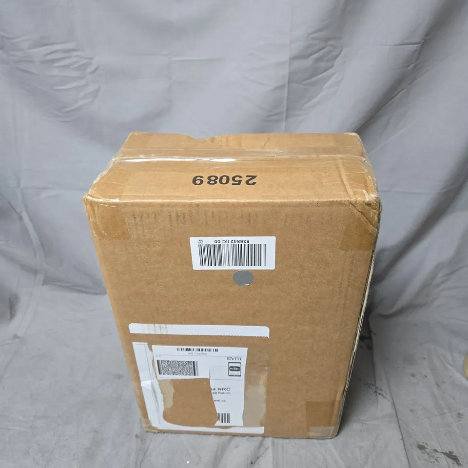 COOK'S ESSENTIALS FLIP WAFFLE MAKER .