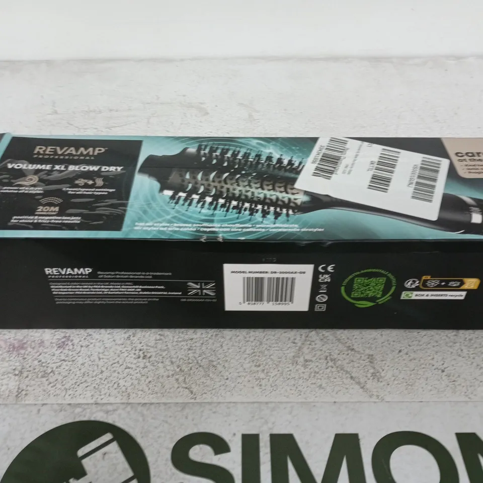 BOXED REVAMP PROGLOSS PERFECT BLOW DRY VOLUME HAIRBRUSH