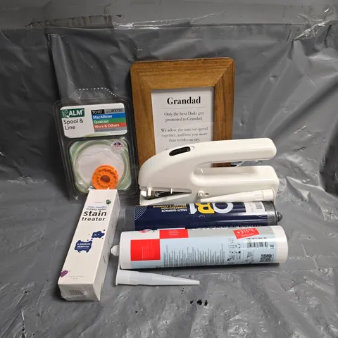 APPROXIMATELY 12 ASSORTED HOUSEHOLD ITEMS TO INCLUDE - HANDHELD SEWING MACHINE - ALM SPOOL & LINE - PHOTO FRAME - COLLECTION ONLY - ETC