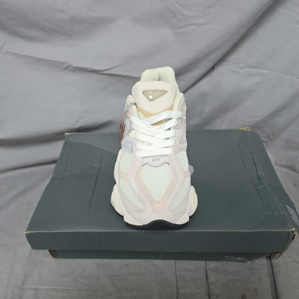 BOXED PAIR OF NEW BALANCE LIFESTYLE TRAINERS IN PINK/WHITE - UK 6