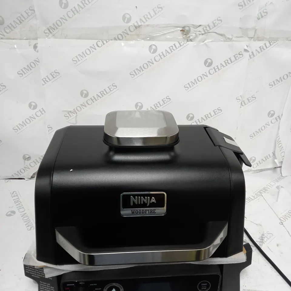 BOXED NINJA WOODFIRE ELECTRIC BBQ GRILL & SMOKER OG701UKQ