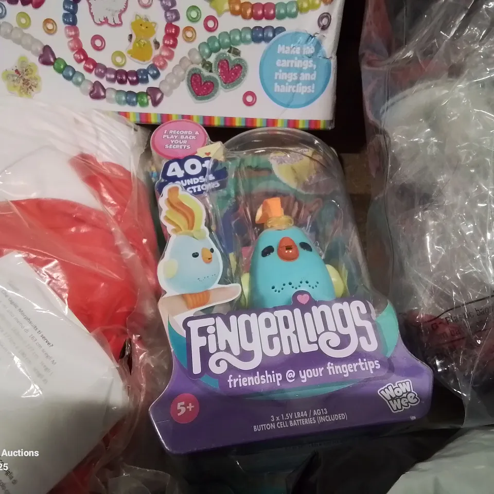 BOX CONTAINING APPROXIMATELY 10 TOYS AND OTHER ITEMS TO INCLUDE: POKEMON FIGURE, BING PUZZLES, JEWELLERY CRAFT SET, GABBY DOLLHOUSE SET ETC.