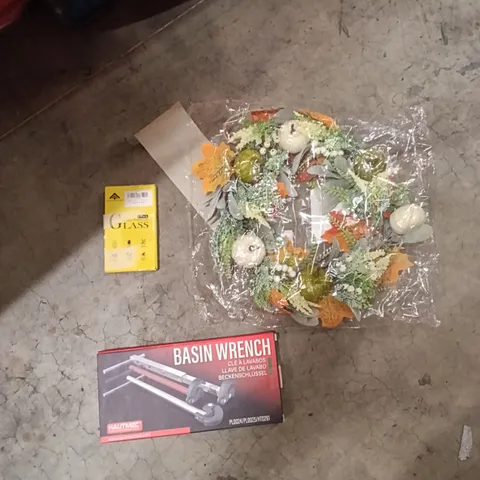 PALLET OF ASSORTED ITEMS INCLUDING - GLASS SCREEN PROTECTOR, BASIN WRENCH, FESTIVE DECORATION