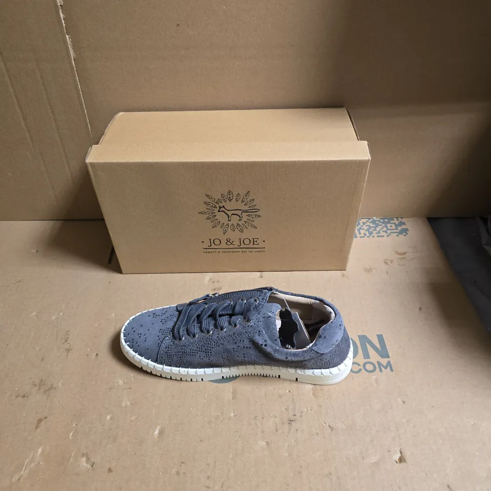 JO & JOE GREY SUEDE LACE-UP SNEAKERS WITH SIDE ZIP – WOMEN'S FOOTWEAR - UK SIZE 4