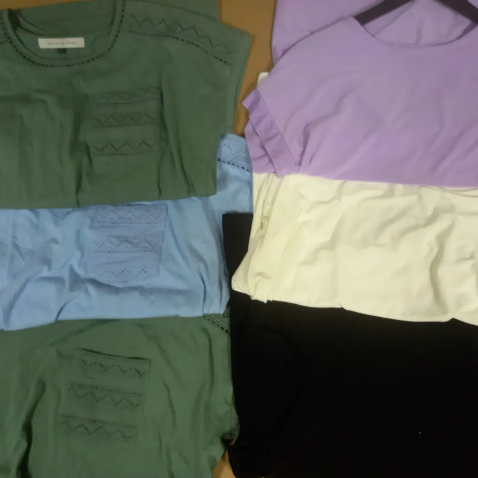 BOX OF APPROX 6 ASSORTED ITEMS OF MAISON DE NIMES CLOTHING IN VARIOUS SIZES AND STYLES