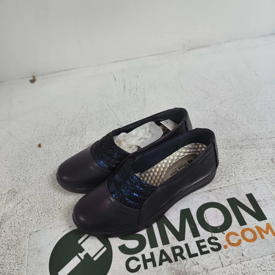 UK 5 SHOE TREE IRENE NAVY LEATHER SLIP-ON SHOES