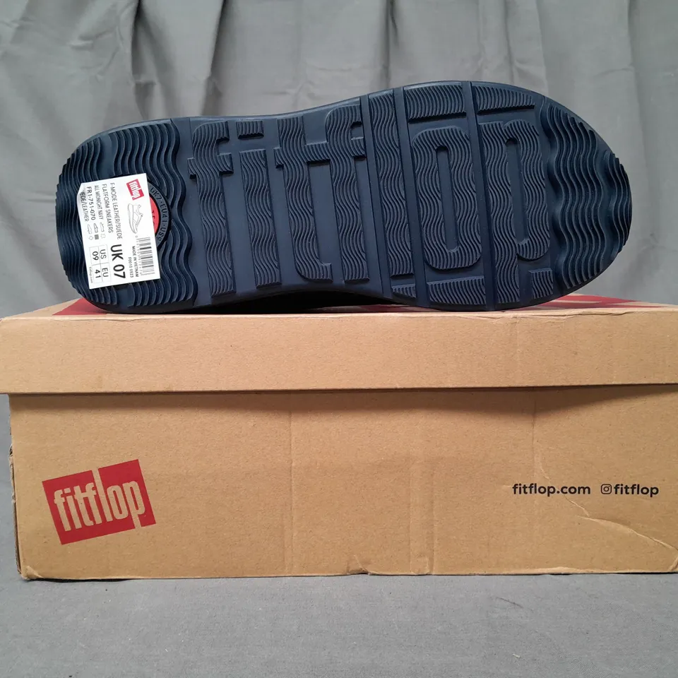 BOXED PAIR OF FITFLOP FLATFORM SNEAKERS IN NAVY UK SIZE 7