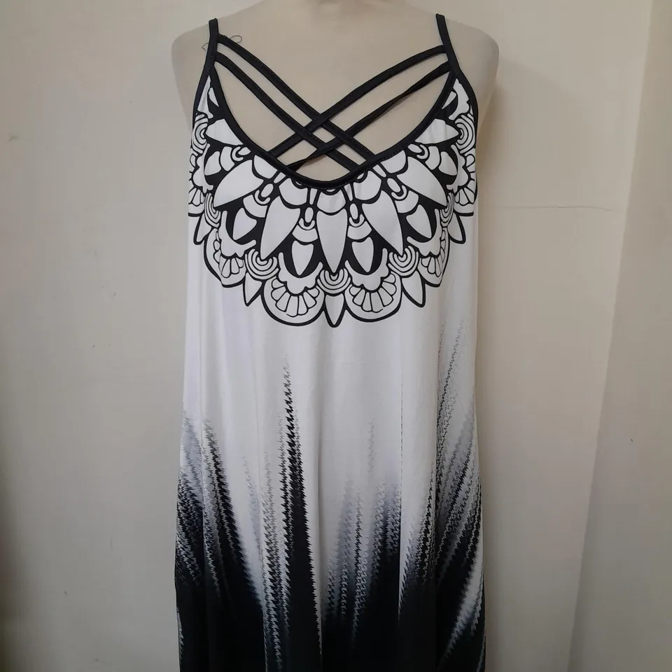 LADIES STRAP SUMMER DRESS BLACK/WHITE SIZE XL