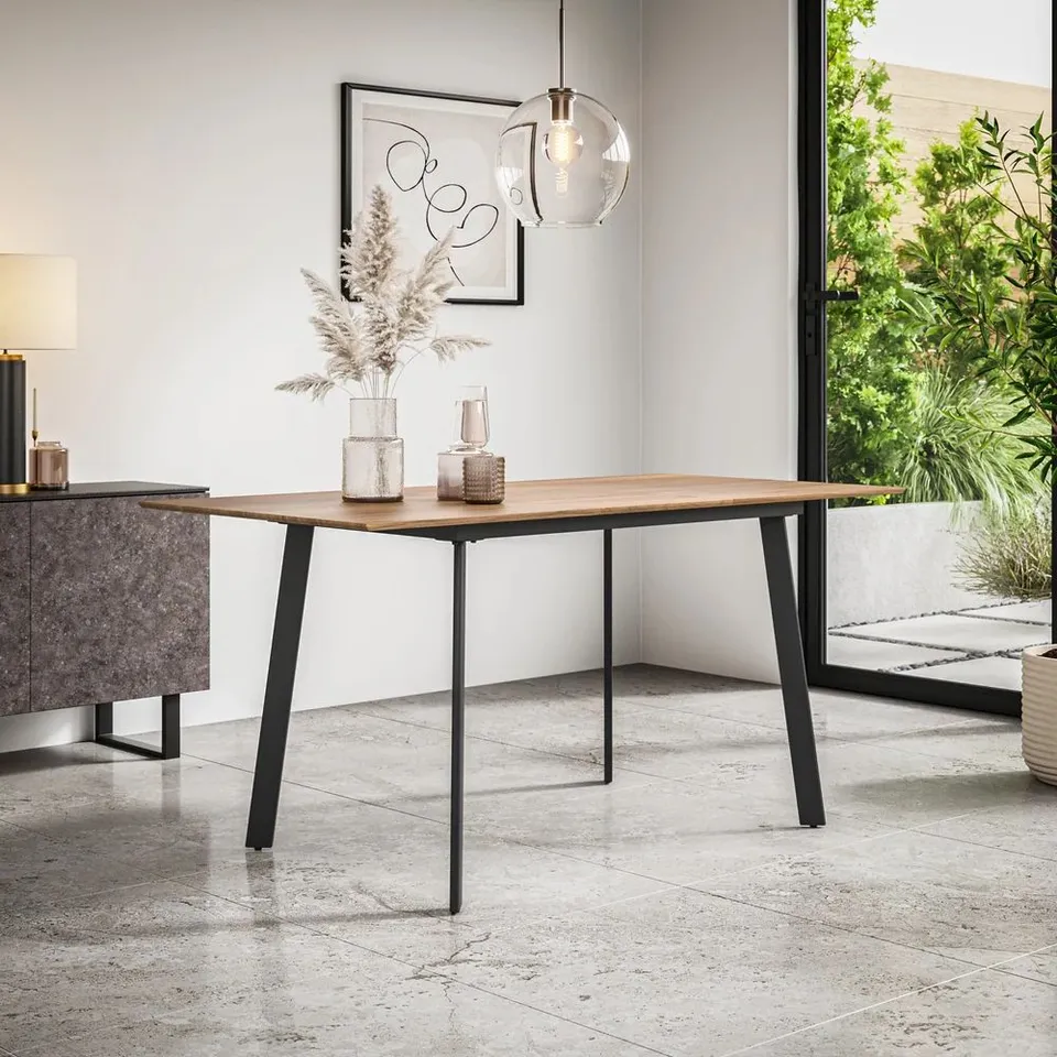 BOXED HAYDON EXTENDING OAK EFFECT DINING TABLE (1 BOX)