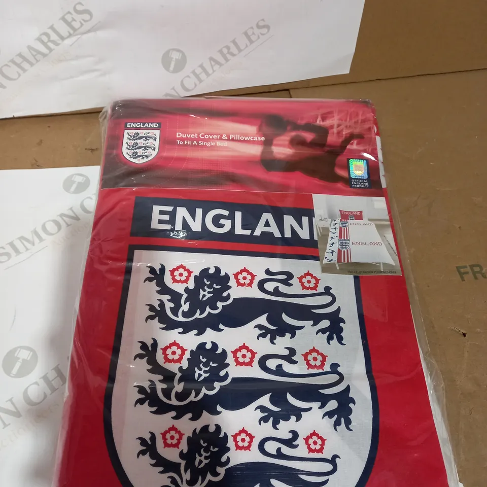 ENGLAND DUVET AND PILLOW CASE SET TO FIT A SINGLE BED 