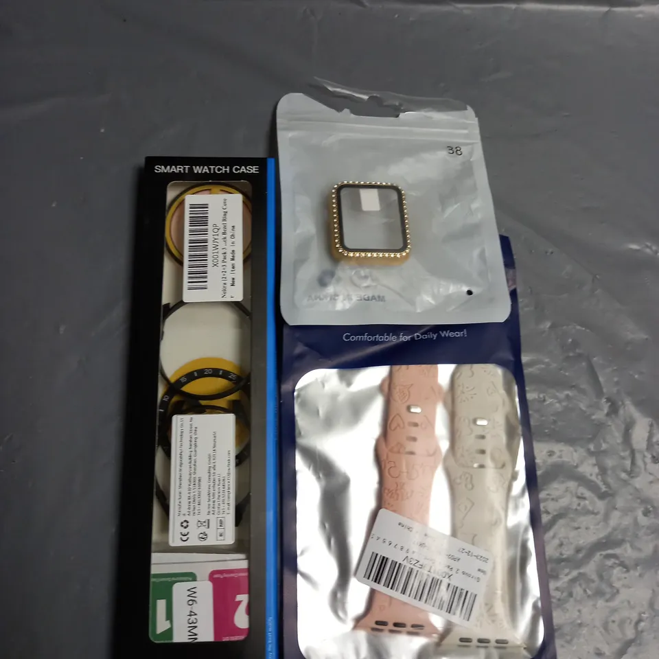 LOT OF APPROX 10 SMART WATCH ACCESSORIES TO INCLUDE STRAPS AND SCREEN PROTECTORS