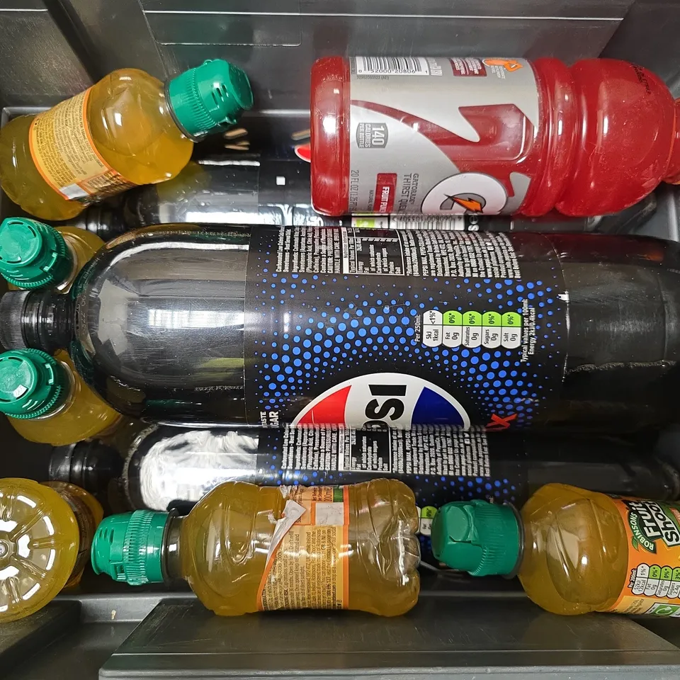 APPROXIMATELY 10 ASSORTED DRINKS TO INCLUDE GATORADE, PEPSI MAX, FRUIT SHOOT, ETC - COLLECTION ONLY