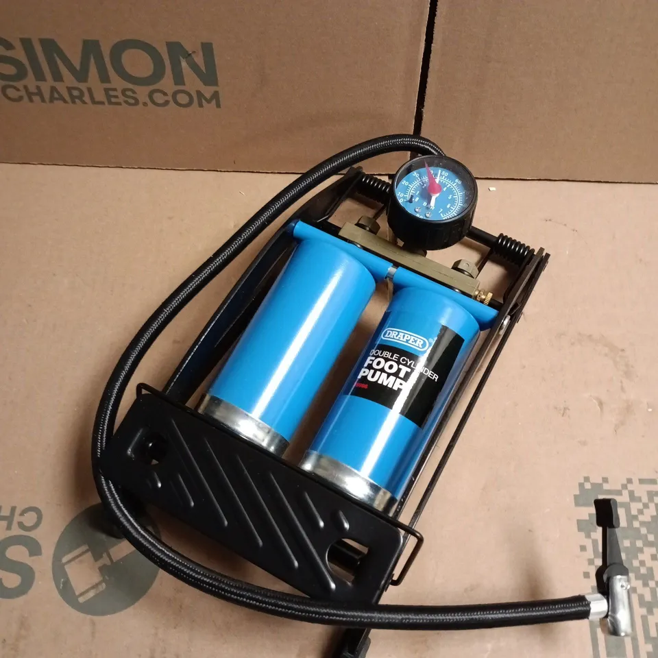 DRAPER DOUBLE CYLINDER FOOT PUMP WITH GAUGE 