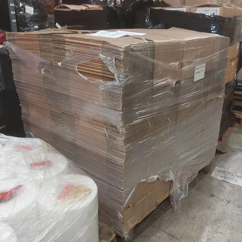 PALLET CONTAINING A VERY LARGE QUANTITY OF CARDBOARD BOXES