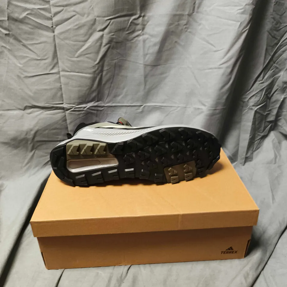 BOXED PAIR OF ADIDAS TERREX HIKING SHOES – KHAKI/BLACK - SIZE 12 