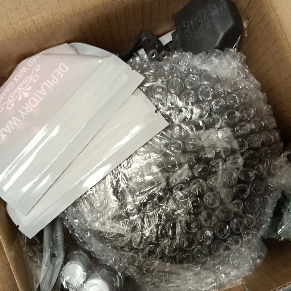 BOXED ACCUEILPORT WAX HEATER IN BLACK