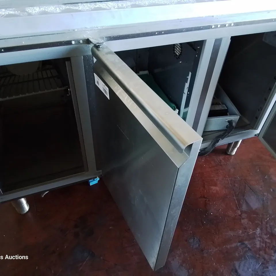 MATRICOLA TRIPLO DOOR COUNTER FRIDGE