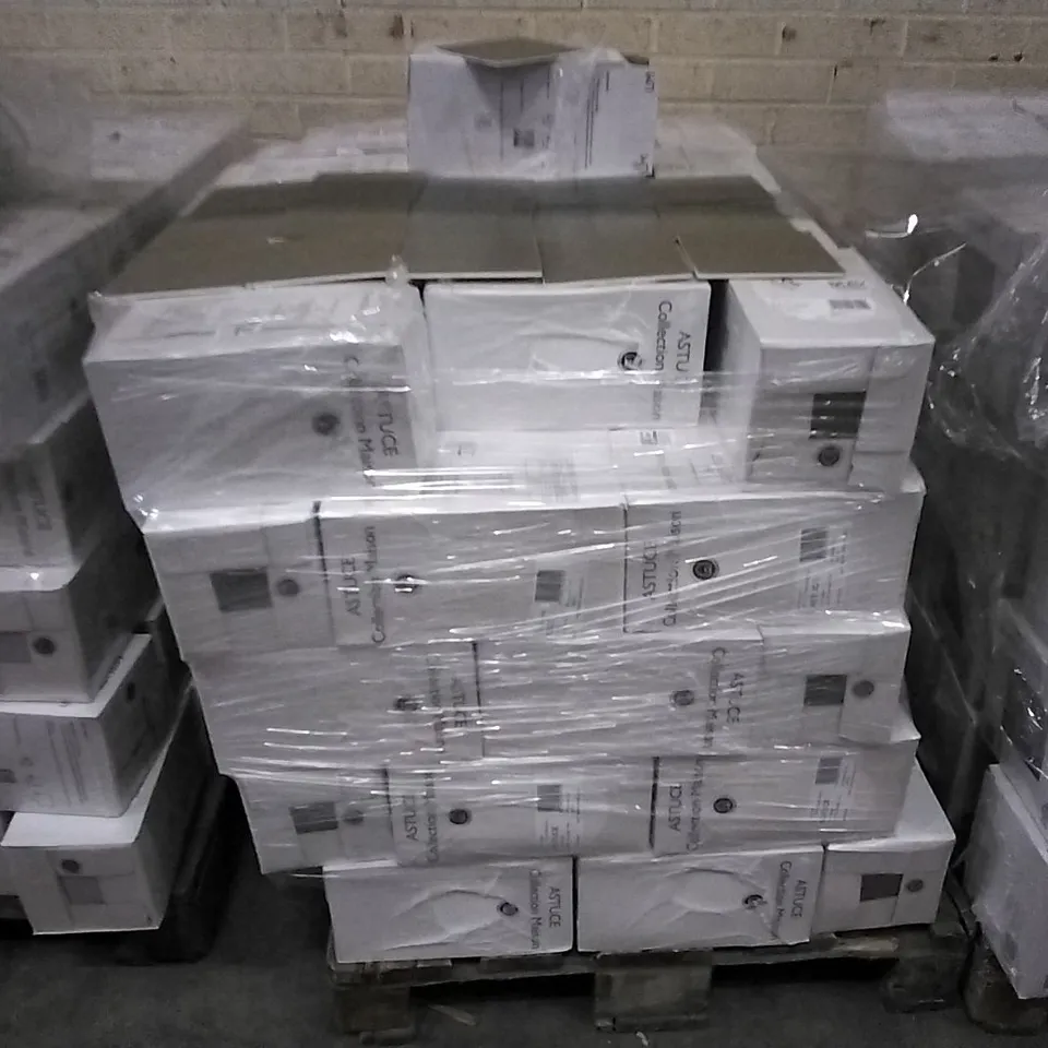 PALLET OF APPROXIMATELY 90 PACKS OF 44 BRAND NEW ASTUCE COLLECTION MAISON TILES- EACH PACK COVERS APPROXIMATELY 1M² (TOTAL APPROX. 90 Sq.Metres)