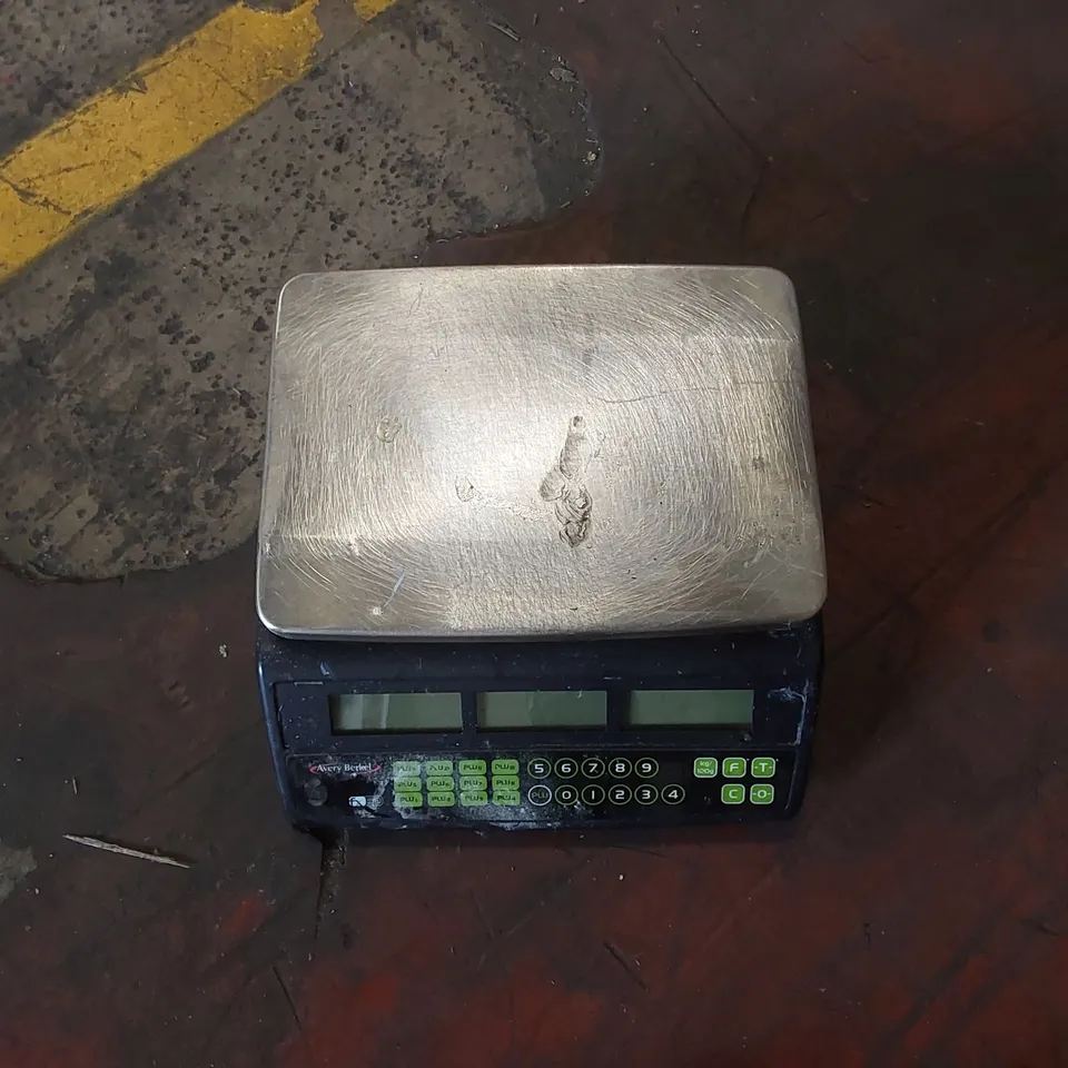 AVERY BERKEL DIGITAL SCALE