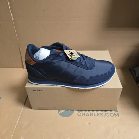 WODEN NORA III LEATHER DARK NAVY SNEAKERS – UK 7.5