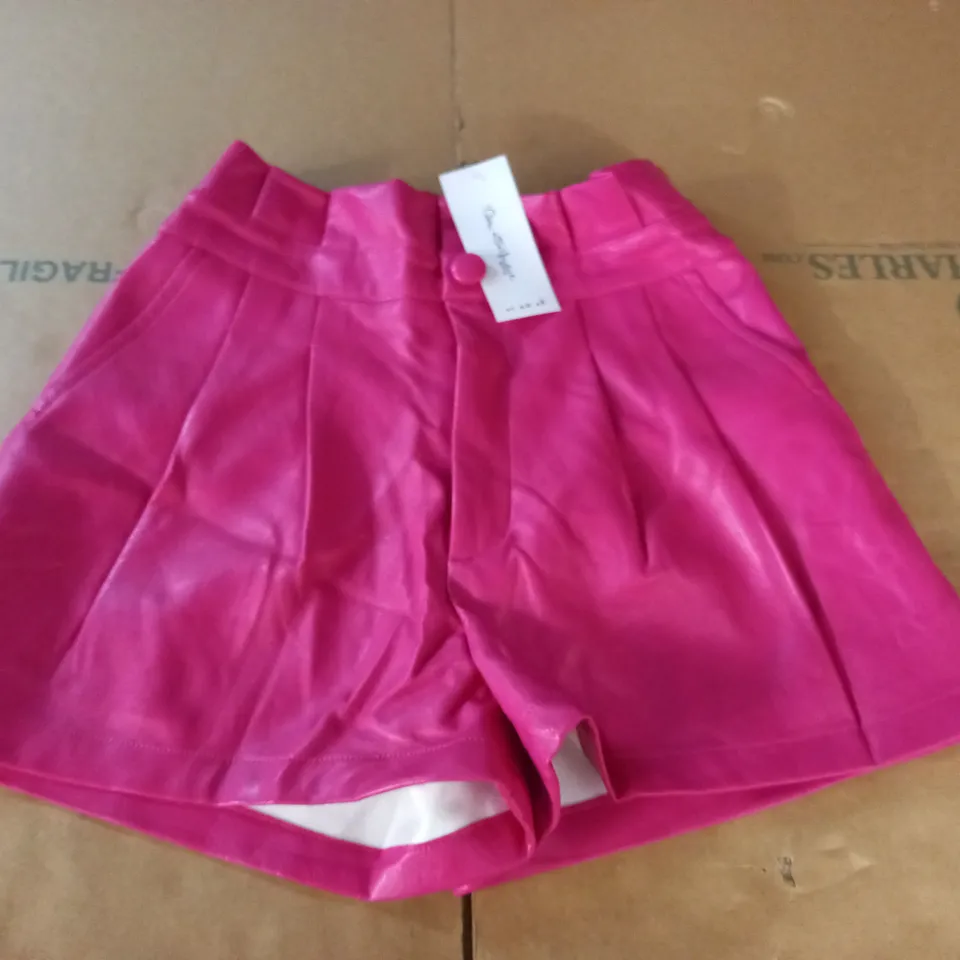 MISS SELFRIDGE FAUX LEATHER WAIST DETAIL SHORTS IN HOT PINK - UK 8