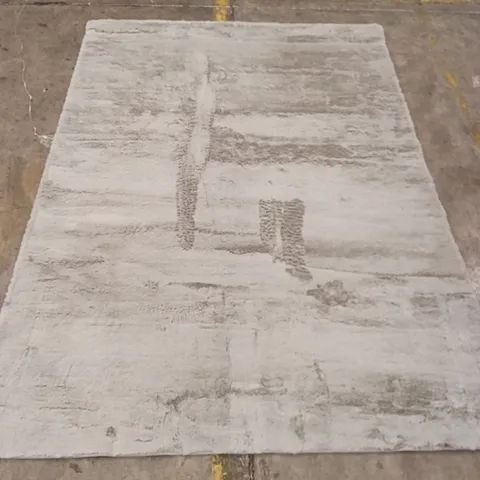 STILLAGE OF QUALITY DESIGNER AREA RUGS APPROXIMATELY 22 RUGS