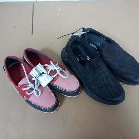 BOX OF ASSORTED ITEMS TO INCLUDE SHOES SIZE 6/9/3- BED TOPPER - SANDALS 7 /COLLECTION ONLY