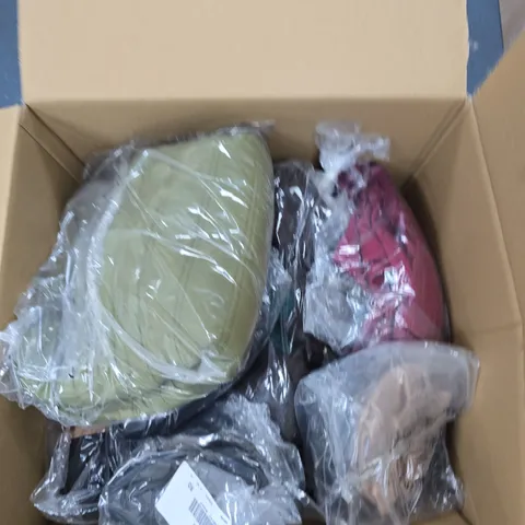 BOX OF APPROXIMATELY 15 ASSORTED CLOTHING ITEMS TO INCLUDE: MUK LUKS FLEECE LEGGINGS