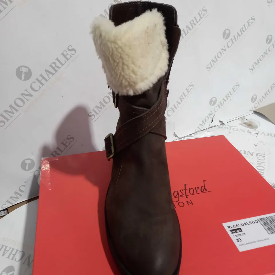 BOXED RUTH LANGSFORD CASUAL BOOTS, OAK - SIZE 6 