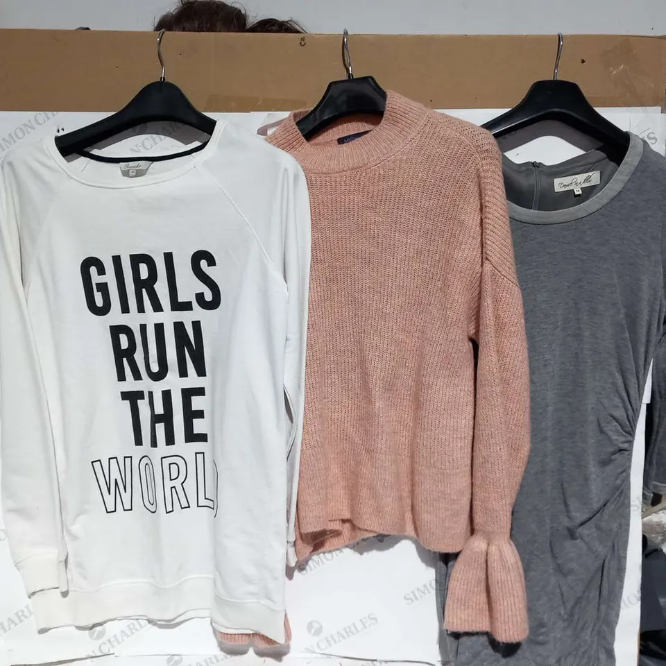 APPROXIMATELY 8 ITEMS OF ASSORTED CLOTHING TO INCLUDE; DANSEL IN A DRESS, PEACOCKS AND M AND S