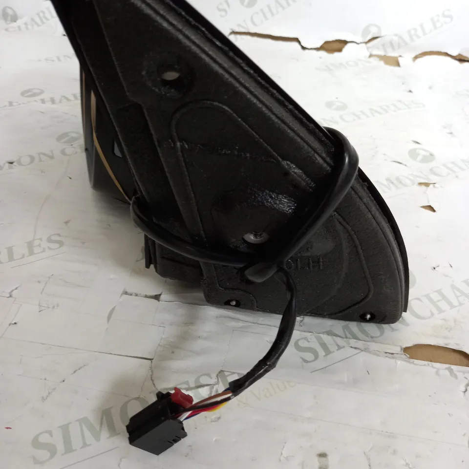 UNBRANDED PASSENGER SIDE MIRROR 