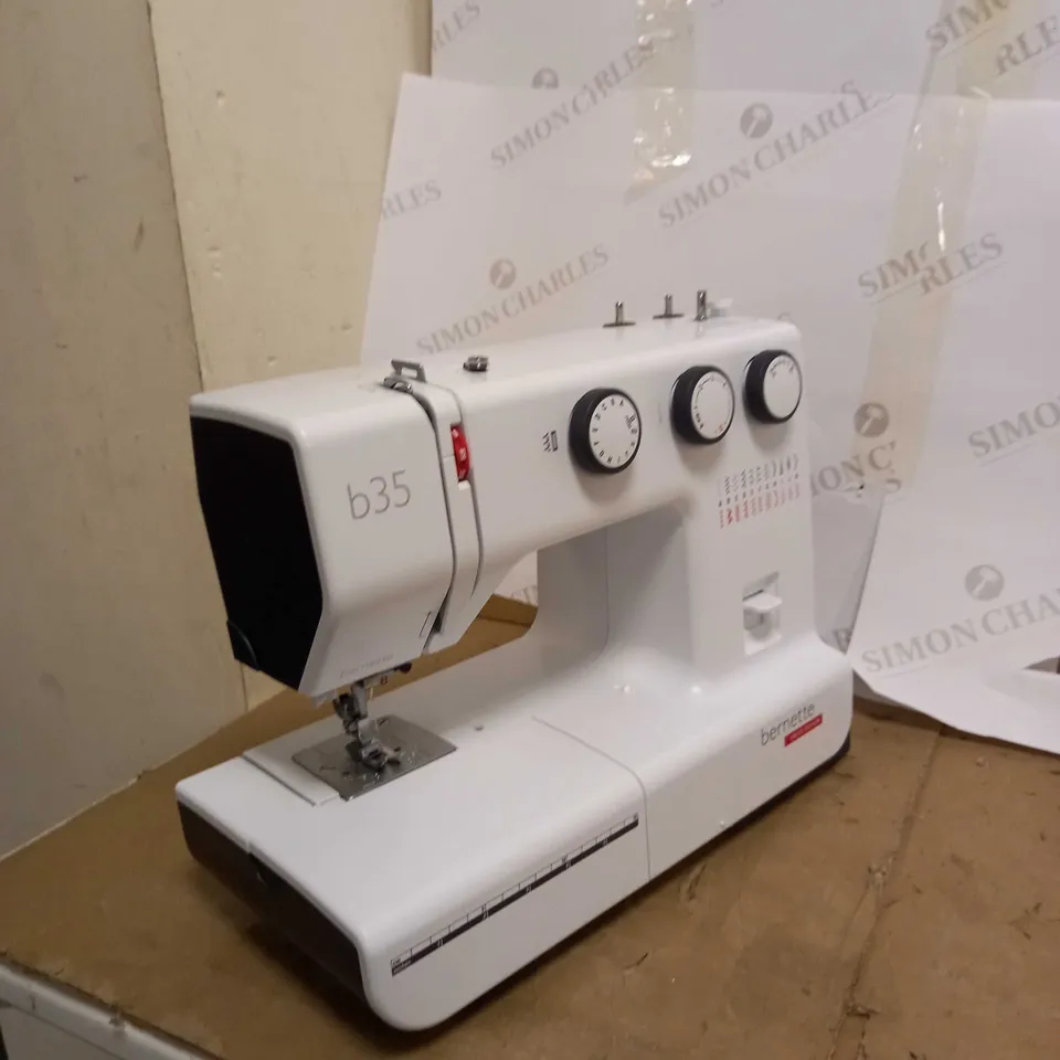 BERNETTE B35 SEWING MACHINE