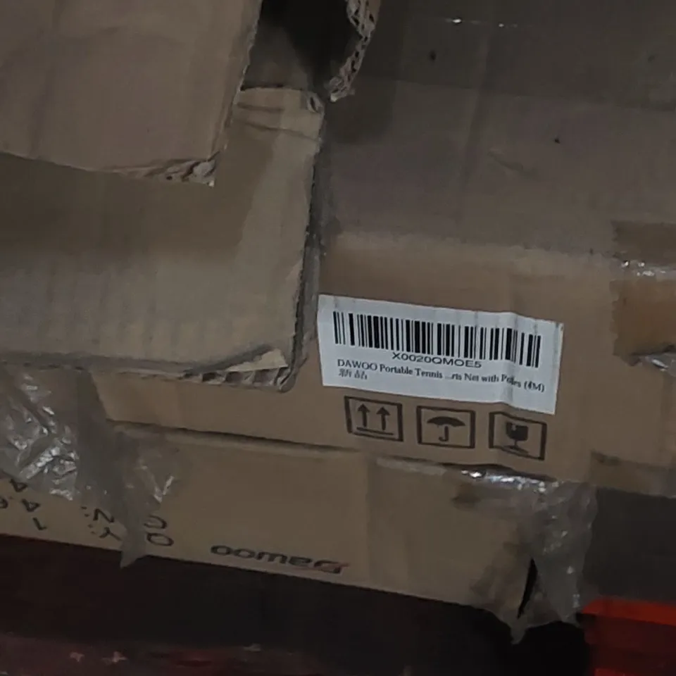 PALLET TO CONTAIN A LARGE ASSORTMENT OF ITEMS INCLUDING: SHAMPOO CHAIR, MANICURE TABLE ECT